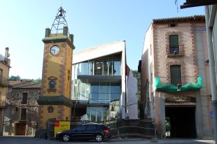 Castellfollit reclamarà indemnitzacions a la constructora i l'arquitecte del nou ajuntament per deixar-lo inacabat