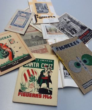 La Biblioteca de Figueres digitalitza els programes de mà històrics de la Santa Creu