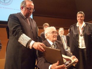 Els advocats homenatgen Lluís Armengol, el lletrat més veterà de tot l'estat espanyol