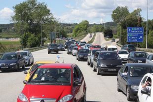 Abertis diu que 2.500 vehicles han passat al matí sense pagar peatge