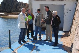 El Parlament aprova per unanimitat obrir al públic la platja de Can Rius de Sant Feliu