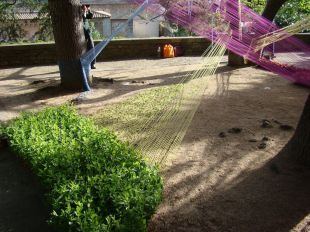Uns vàndals cremen amb un encendor un espai del 'Girona, Temps de Flors'