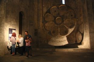Centenars de persones omplen els set museus de Girona durant la 'Nit europea dels Museus' 