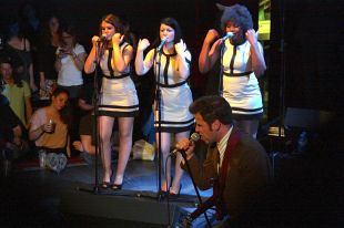 La Sala Apolo vibra amb The Pepper Pots i Eli Paperboy Reed