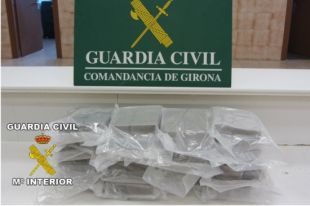 Detenen un conductor que portava 41,5 quilos d'haixix amagats al cotxe 