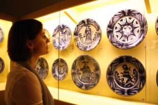 La història de la ceràmica continguda en 500 peces exposades a Torroella de Montgrí