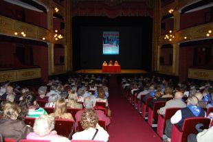Unes 200 persones assisteixen a la cinquena Diada de la Gent Gran de Girona