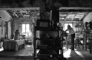 Trueba reflexiona sobre la vellesa, l'art i la il·lusió de viure a 'El artista y la modelo'