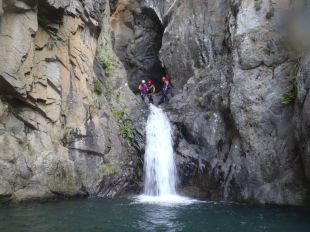 Rescaten tres accidentats mentre feien barranquisme a la Vall de Núria