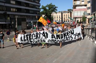 Un centenar de persones es manifesten a Girona en contra les retallades als serveis públics