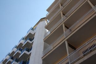 El noi mort a Lloret intentava saltar d'un hotel a un altre a través del terrat