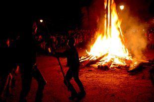 Els Bombers reben 851 avisos la nit de Sant Joan i el telèfon d'emergències 112 gairebé 1.200