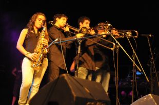 'Paràsits', guanyadors del Destaca't 2012