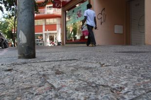 Girona detecta gairebé 600 punts amb les voreres trencades o malmeses