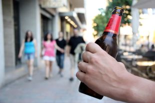 Multen 20 persones per consumir alcohol al carrer a Castelló d'Empúries aquest desembre