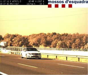 Detingut un home que circulava a 217 quilòmetres per hora a l'AP-7 
