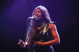 Concha Buika encisa Sant Feliu de Guíxols amb 'En Mi Piel'
