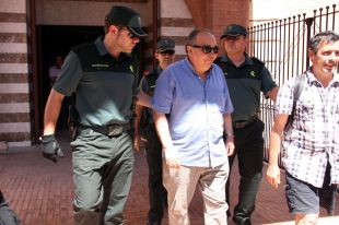 Desallotgen els sindicalistes tancats a la subdelegació del govern espanyol a Girona