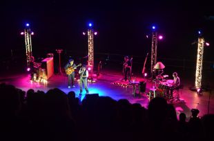 Melancolia i poemes convertits en cançons al festival Portalblau amb Yves Jamait 