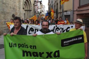 Mig miler d'independentistes s'apleguen a la Jonquera