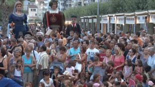 La 14a trobada gegantera de Blanes aplega centenars de persones