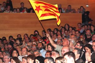 La Coordinadora Nacional demana al Parlament un referèndum vinculant per a la independència