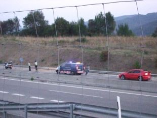 Mor atropellat el conductor d'un vehicle després de sortir del seu cotxe