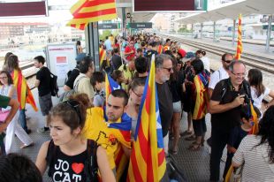 Els diners dels trens independentistes serveixen per comprar aliments als necessitats