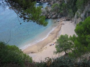 L'Estat s'oblida de la platja del Golfet de Palafrugell i augmenta el risc de despreniments