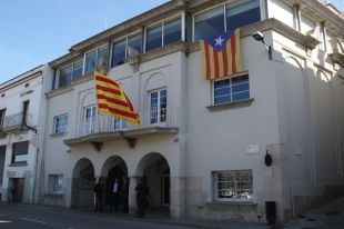 Port de la Selva canviarà el nom de la plaça de la Constitució i del passeig Joan Carles I