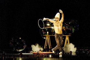 Les drogues prenen protagonisme a l'obra de Jan Fabre 