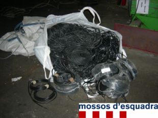 Detinguts gerent i encarregat d'una deixalleria a Salt per comprar coure robat