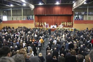 Comiat multitudinari i emotiu a Jordi Comas