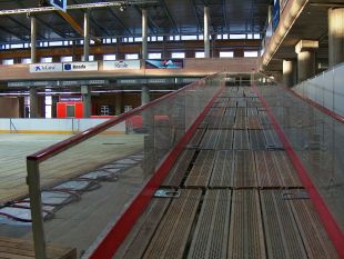 La Pista de Gel de la Fira de Girona s'amplia amb un tobogan únic a Catalunya