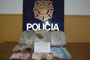 Enxampen un conductor que duia 1,3 quilos de marihuana amagats sota la roda de recanvi