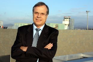El director de l'Aeroport de Girona vol aparcar l'ampliació de la pista d'aterratge