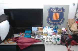 Detenen una dona per 15 robatoris amb força a domicilis del Baix Empordà