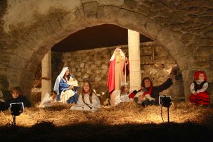 Castell d'Aro es vesteix de Nadal amb el pessebre vivent més antic de Catalunya