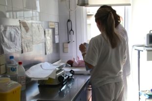 El PSC demana al Govern que garanteixi la posada en marxa del nou hospital d'Olot