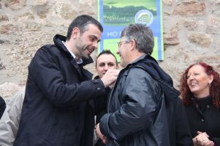 Vila anuncia actuacions d'urgència per millorar la 'carretera de la vergonya'