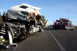 Acord perquè els camions de gran tonatge circulin per l'AP-7 en comptes de l'N-II
