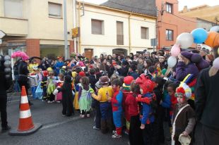 Els alumnes de l'escola de Bàscara també tallen l'N-II