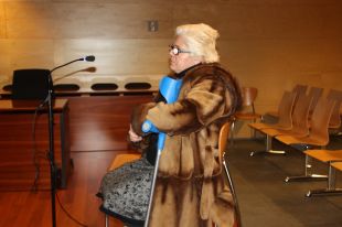 Jutgen una cuidadora d'avis per estafar als ancians