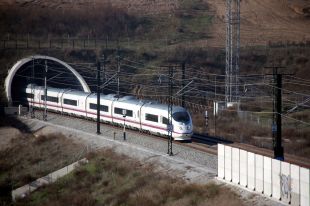 Interromput el servei internacional d'alta velocitat per un tren que ha descarrilat a França