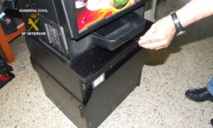 Desmantellen un grup que manipulava màquines recreatives per quedar-se els diners