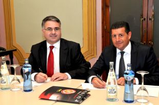 El Girona FC i Vichy Catalán signen un contracte de patrocini