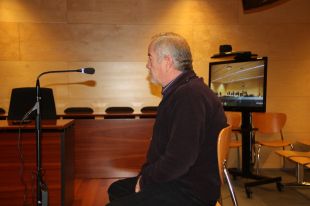 Jutgen un home per violar una jove contractada com a cangur a través d'Internet