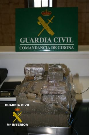 Enxampen tres delinqüents a la Jonquera que havien robat 54.000 euros