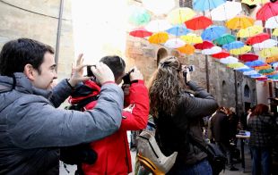 La campanya 'Olotx2' fa bullir la capital de la Garrotxa