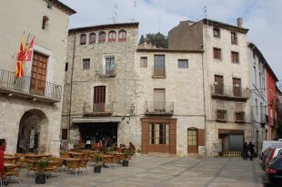 Besalú restringirà la circulació de vehicles al centre històric per Setmana Santa 